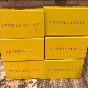 6 Kendra Scott gift boxes
